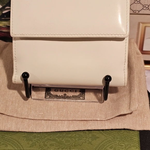 Gucci Bilfold Patent Leather Wallet - Picture 3 of 13